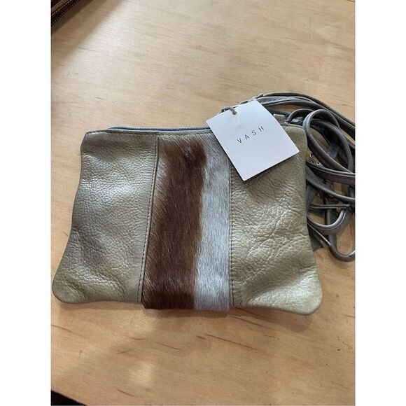 VASH Cowhide Leather Convertible
Crossbody Clutch New with Tags Gift Idea - Picture 1 of 9